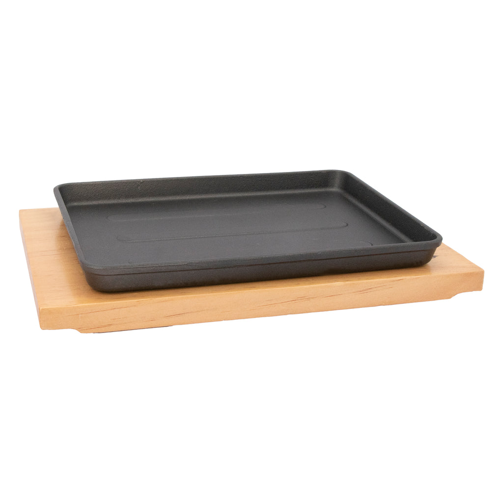 REGENT COOKWARE CAST IRON RECTANGULAR PLATTER ON A WOODEN BOARD, (270X180X35MM)